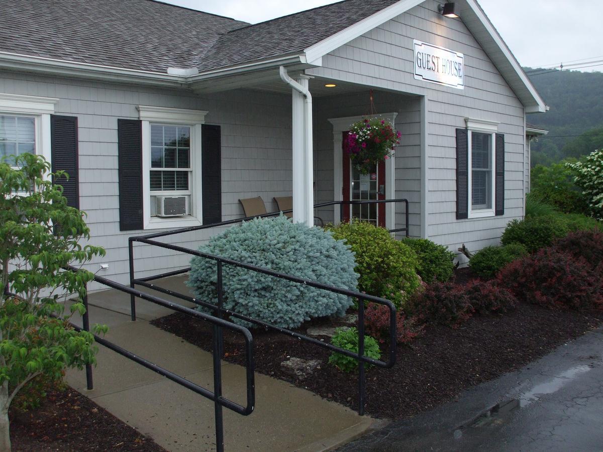 The Bradford Inn Towanda Exterior photo